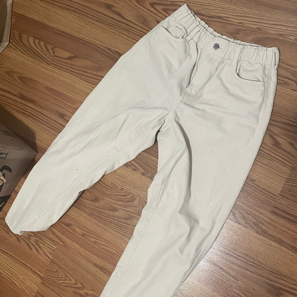 Women’s Cream Colored Jeans Size 6